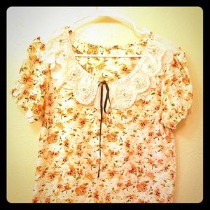 Peter pan collar floral top